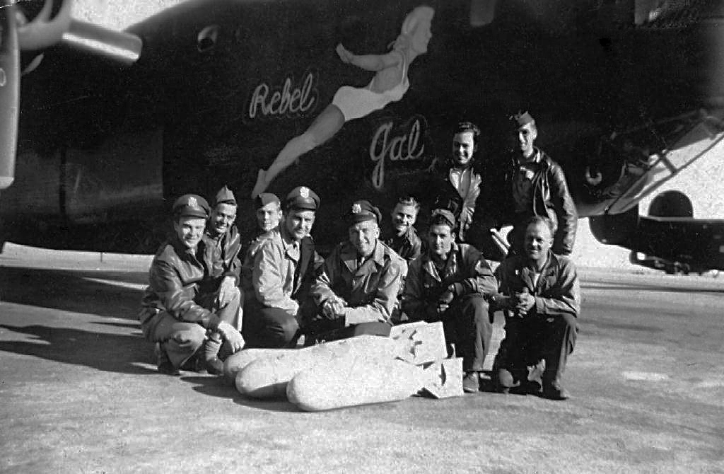 Crew of Rebel Gal, Dad kneeling in center, photo courtesy of Steve Whitby